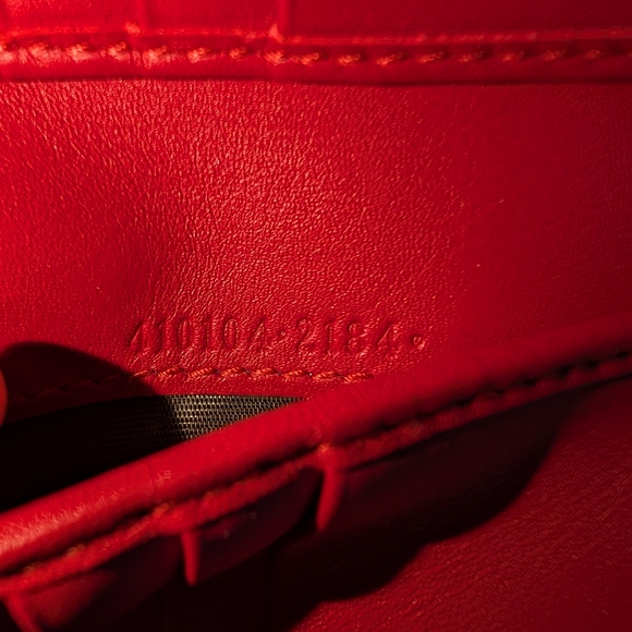 Authentic Gucci Calfskin French Flap Wallet in Hibiscus Red and Pink - Picture 9 of 10